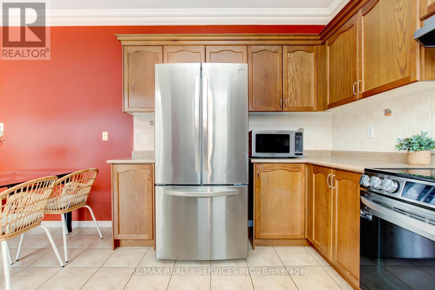 47 Cape Dorset Crescent, Brampton, Ontario  L6R 3K9 - Photo 12 - W13023564