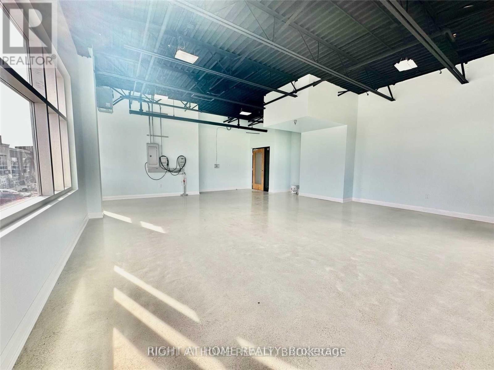 210 - 3485 Rebecca Street, Oakville, Ontario  L6L 6X9 - Photo 3 - W13023586