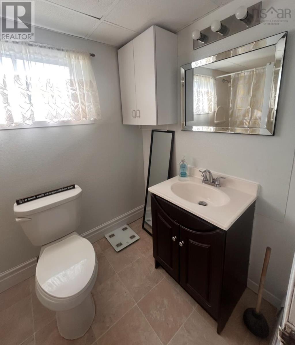 200 Reserve Street, Glace Bay, Nova Scotia  B1A 4W5 - Photo 12 - 202600376