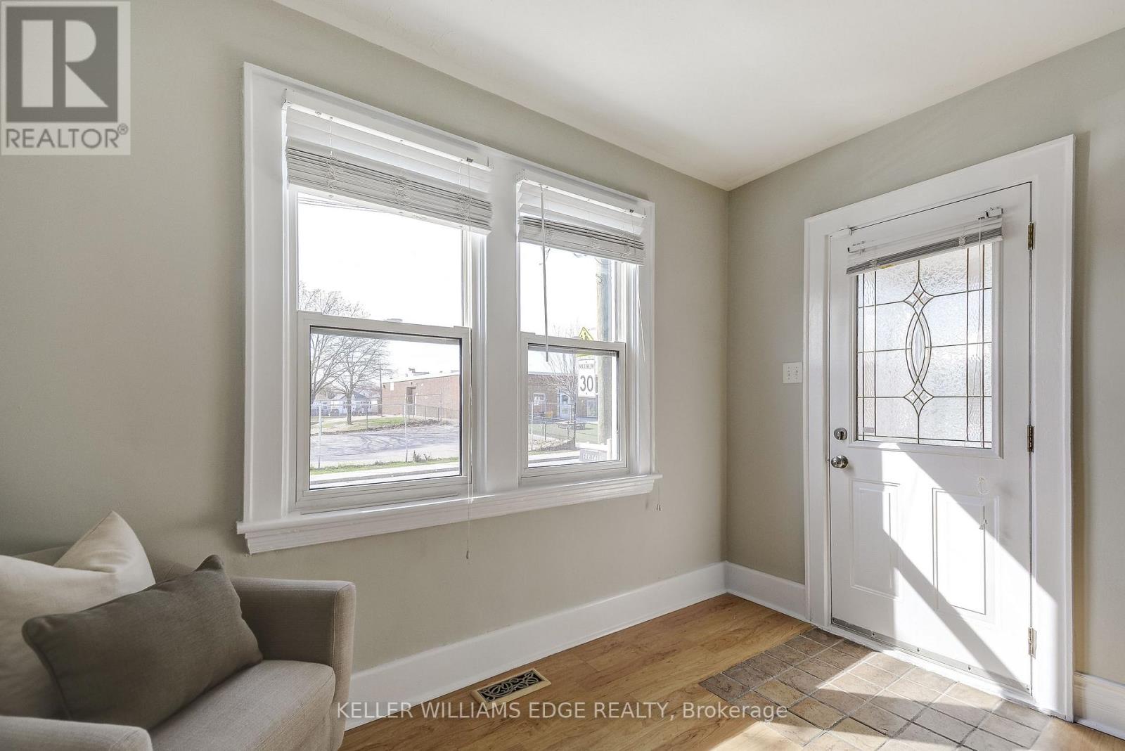 53 East 19th Street, Hamilton, Ontario  L9A 4R9 - Photo 3 - X13023592