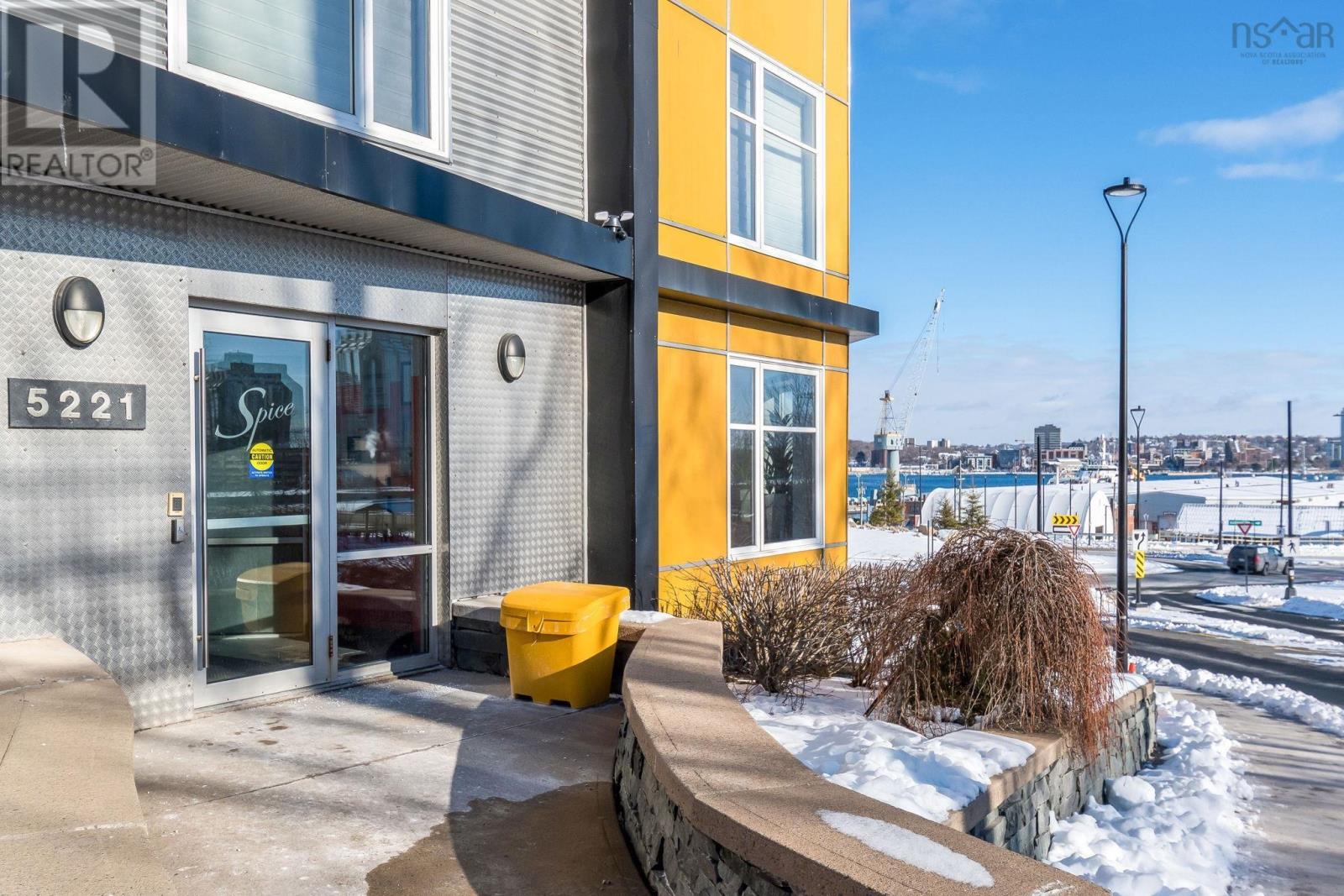 202 5221 Nora Bernard Street, Halifax, Nova Scotia  B3K 0B6 - Photo 2 - 202601483