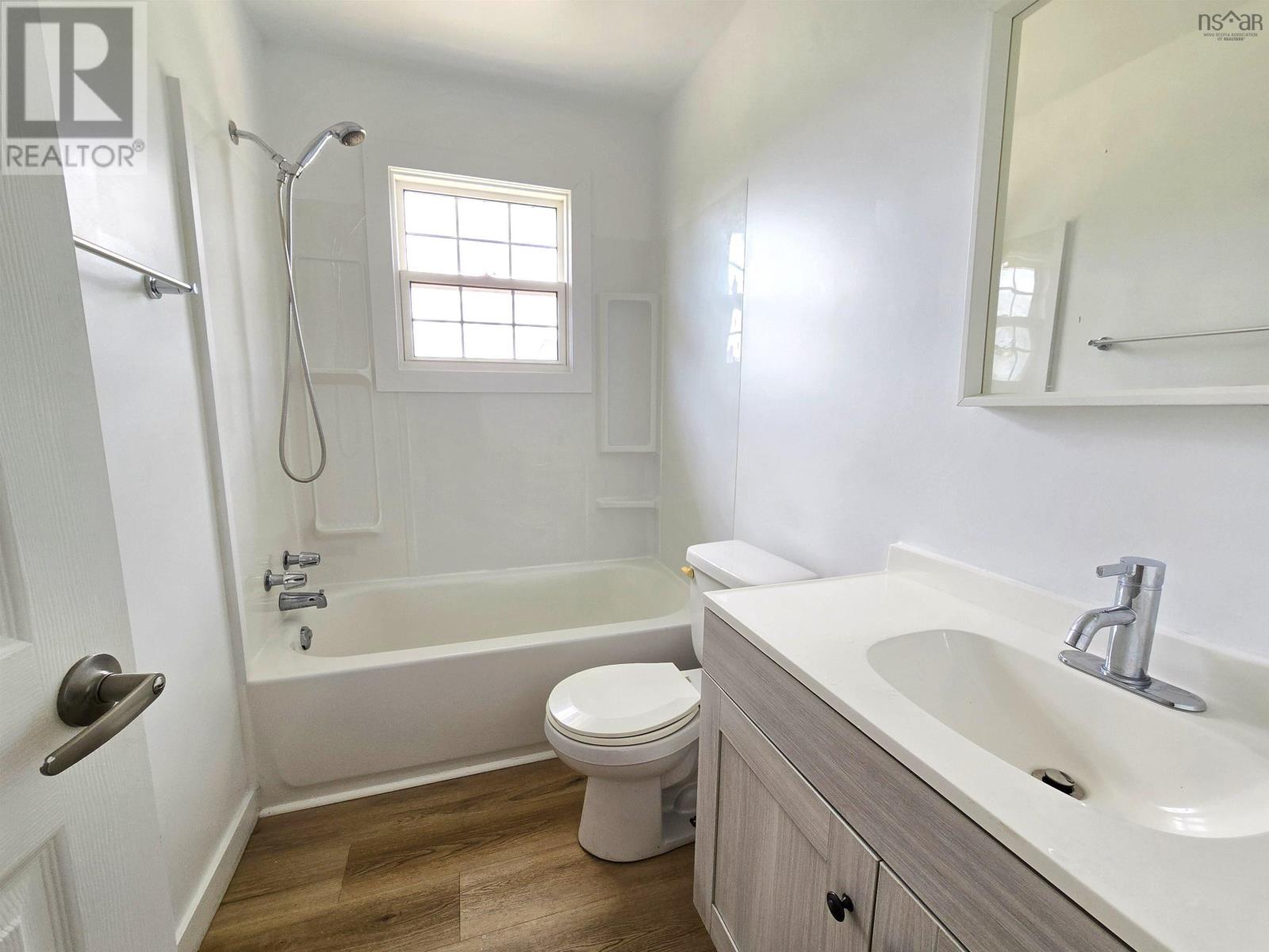268 Gatacre Street, Sydney, Nova Scotia  B1N 1Z5 - Photo 5 - 202604618