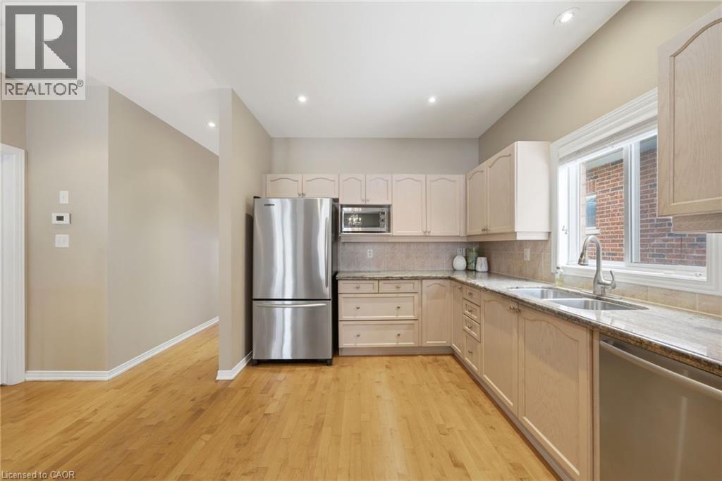 46 Manitoulin Trail, Hamilton, Ontario  L9B 2X8 - Photo 10 - 40805507