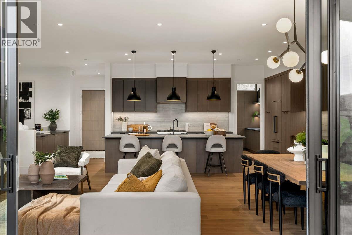 866 Predator Ridge Drive, Vernon, British Columbia  V1H 1G4 - Photo 5 - 10380484