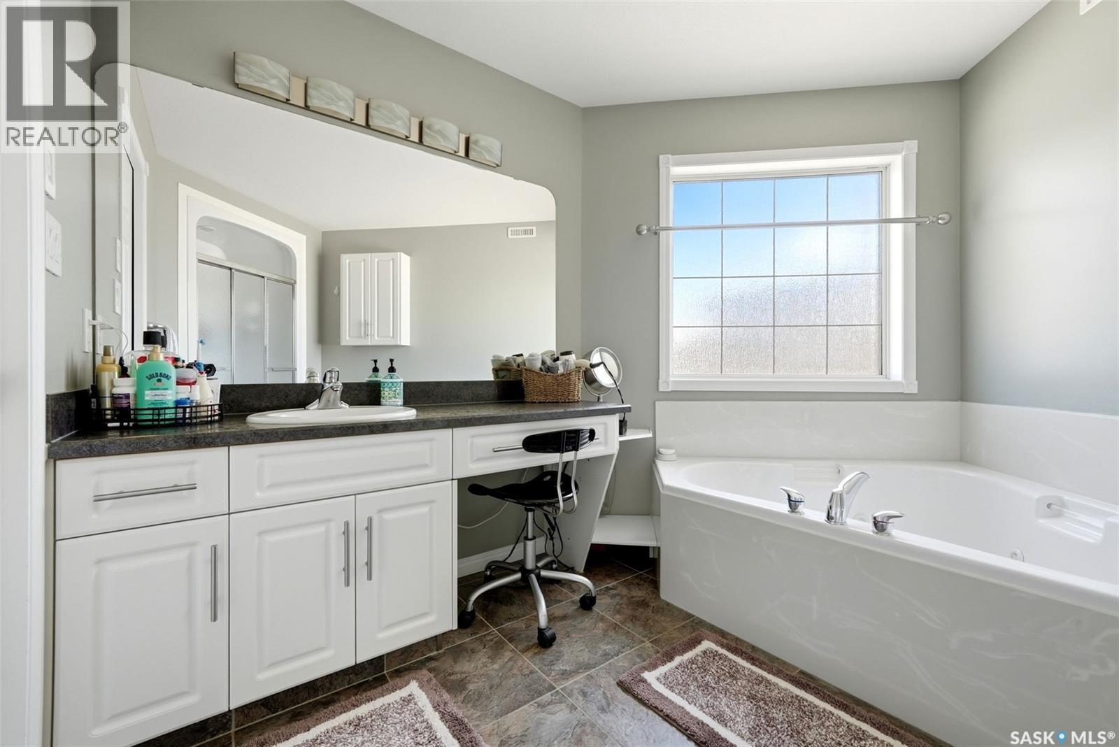 5 Corbin Bay, Grand Coulee, Saskatchewan  S4P 2Z2 - Photo 16 - SK033037