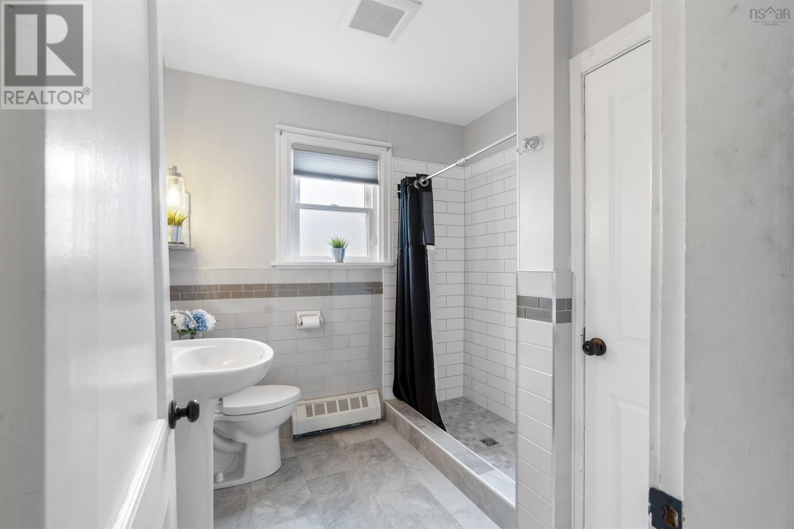 6705 Quinpool Road, Halifax, Nova Scotia  B3L 1C1 - Photo 31 - 202608067