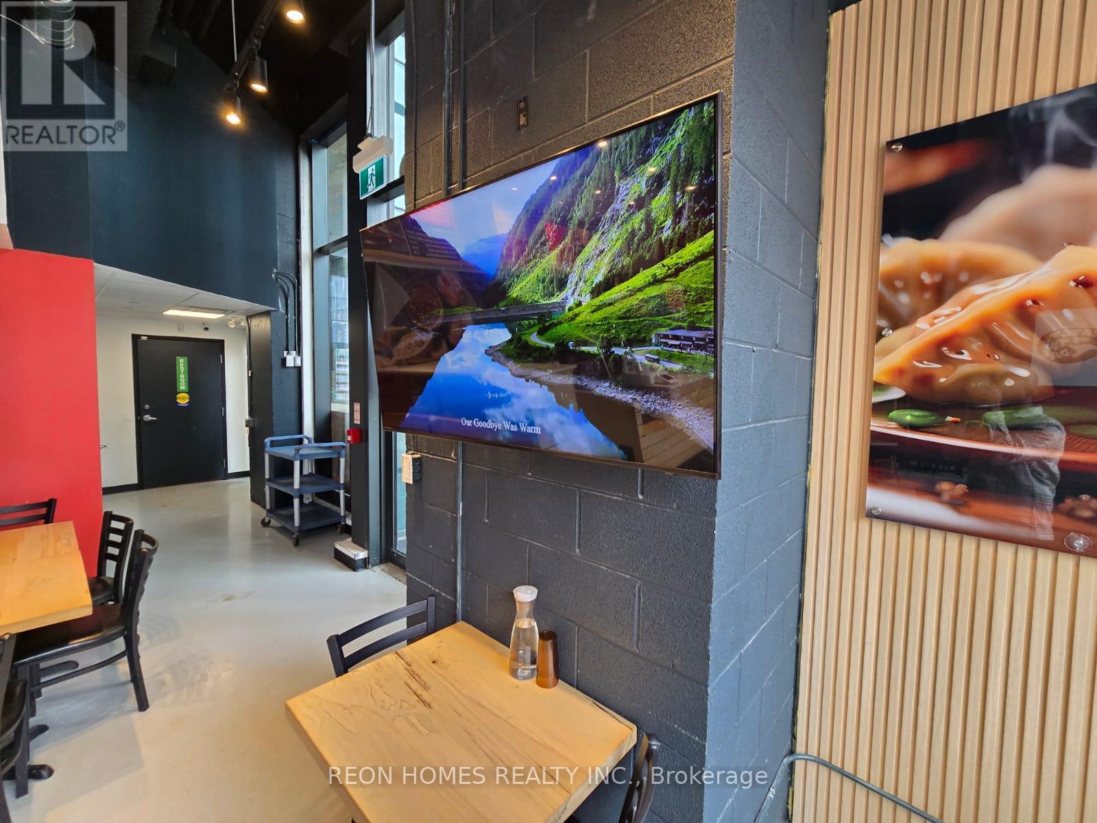 15 MERCHANTS' WHARF, Toronto, Ontario