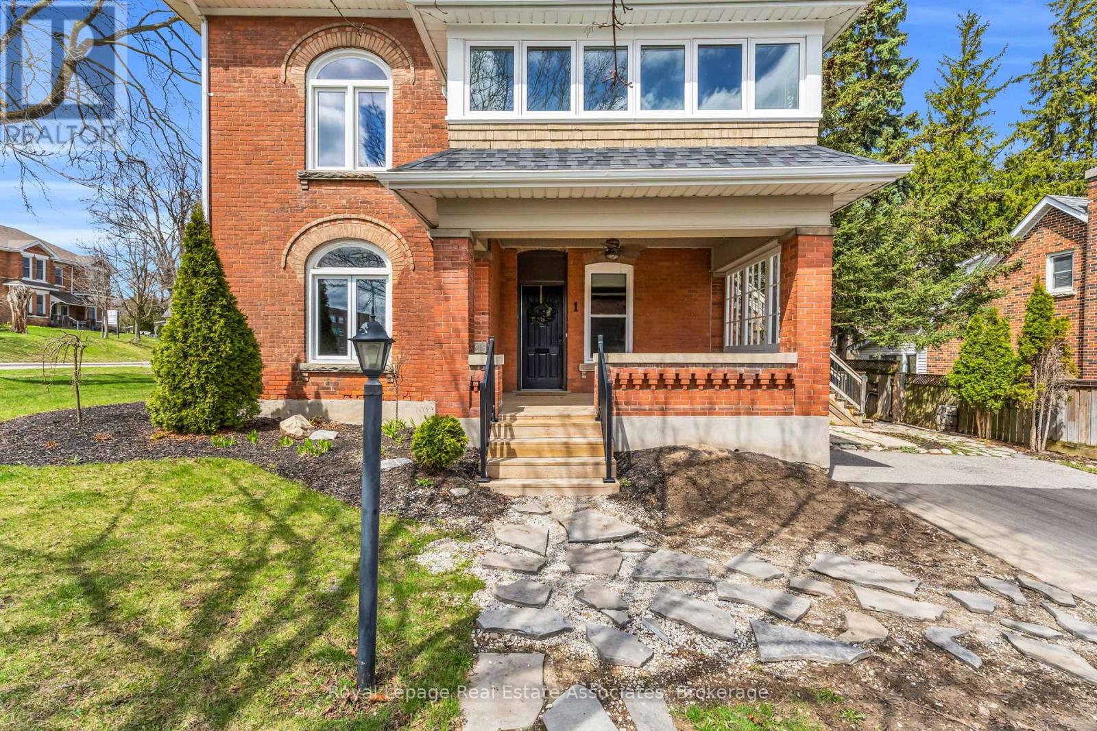 1 Third Avenue, Orangeville, Ontario  L9W 1G8 - Photo 2 - W12962622