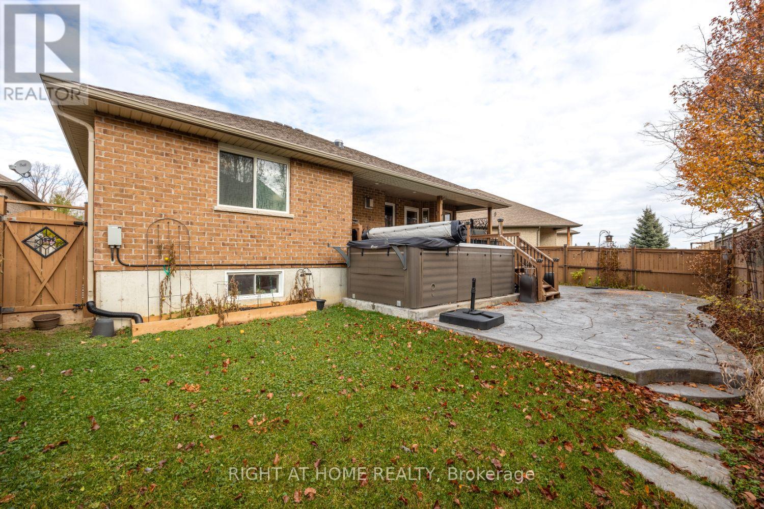 22 Lavender Place, Belleville, Ontario  K8P 0B9 - Photo 2 - X13023752