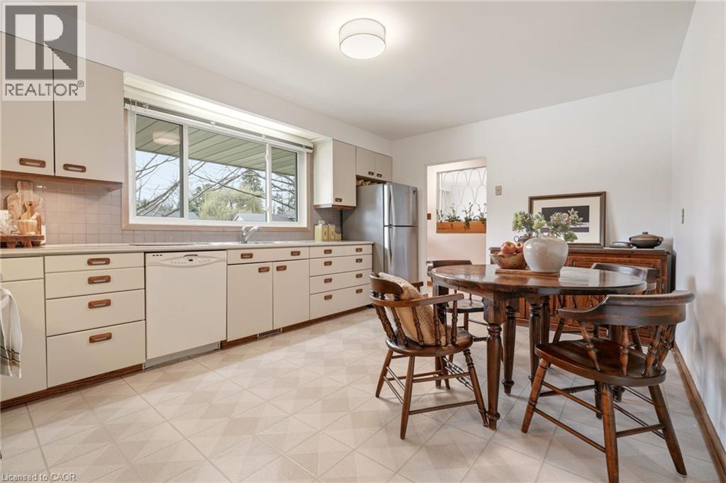 369 Beechwood Crescent, Burlington, Ontario  L7L 3P7 - Photo 15 - 40822075