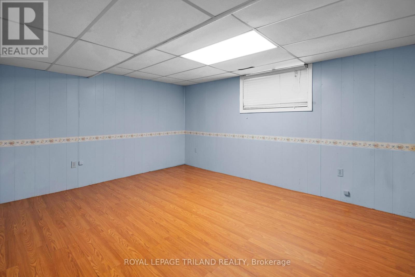 Photo 24 of 35 for 92 Ardsley Road