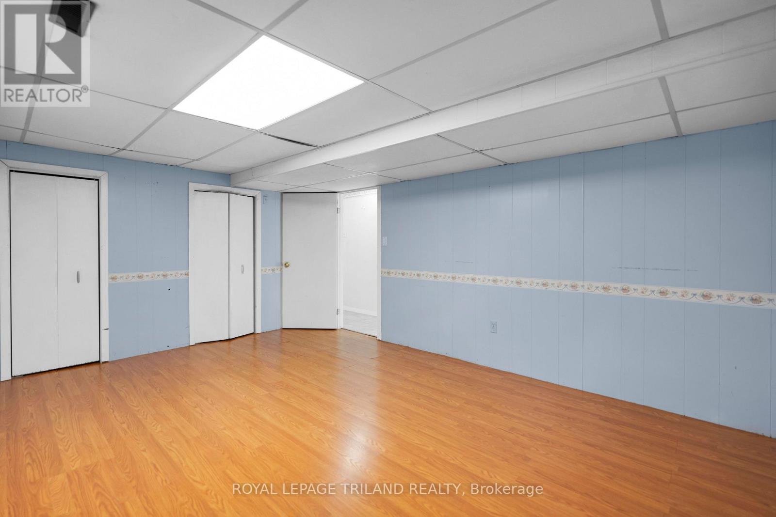 Photo 25 of 35 for 92 Ardsley Road