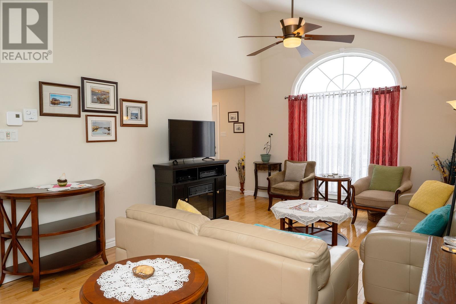 23 Russell Street, Gander, Newfoundland & Labrador  A1V 0A1 - Photo 4 - 1296338