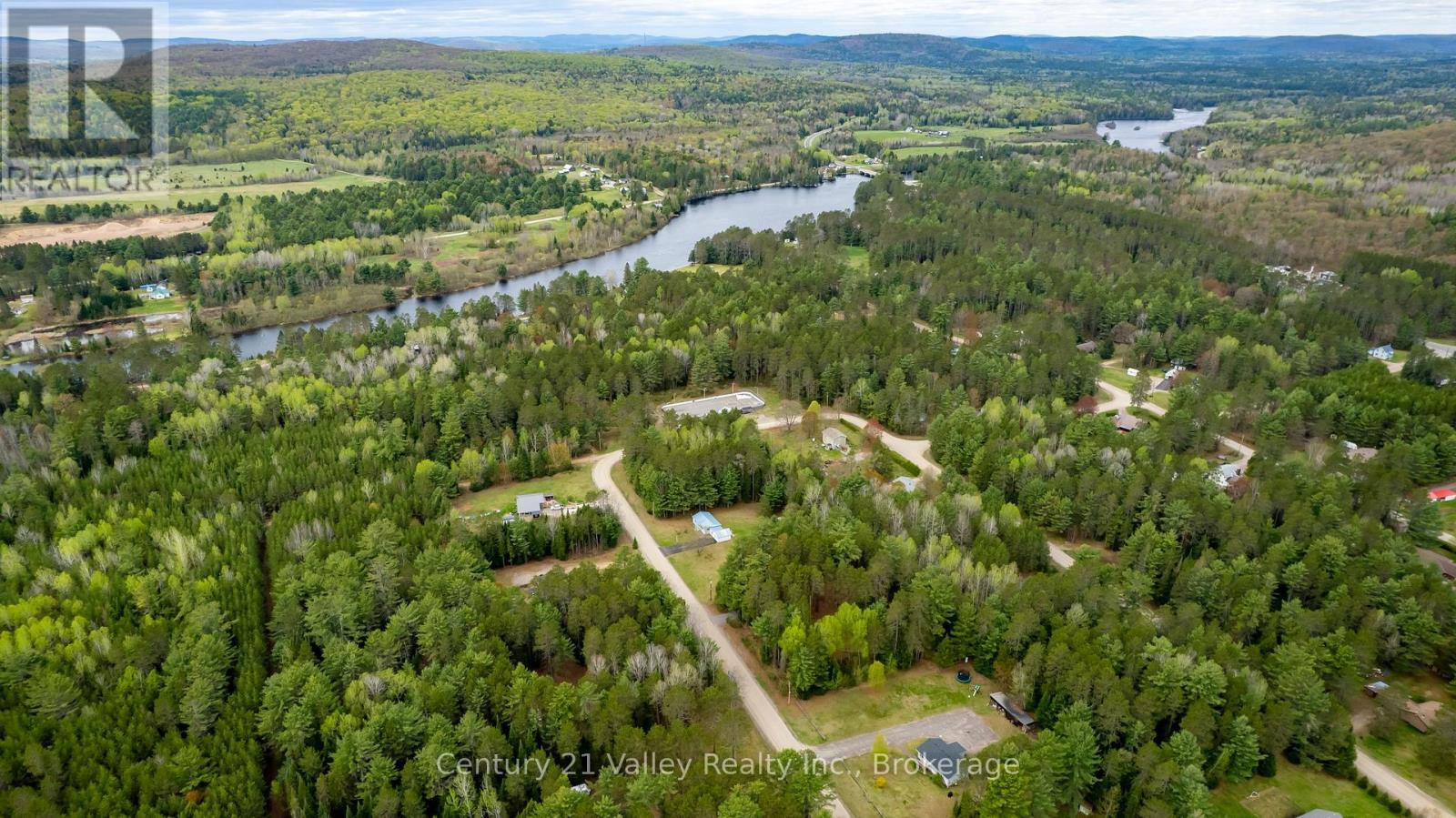 536 Pine Street, Greater Madawaska, Ontario  K0J 2R0 - Photo 24 - X13023640