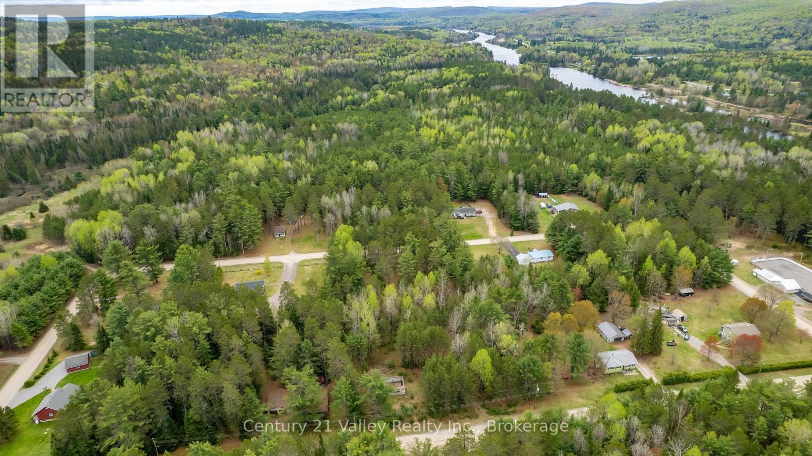 536 Pine Street, Greater Madawaska, Ontario  K0J 2R0 - Photo 30 - X13023640