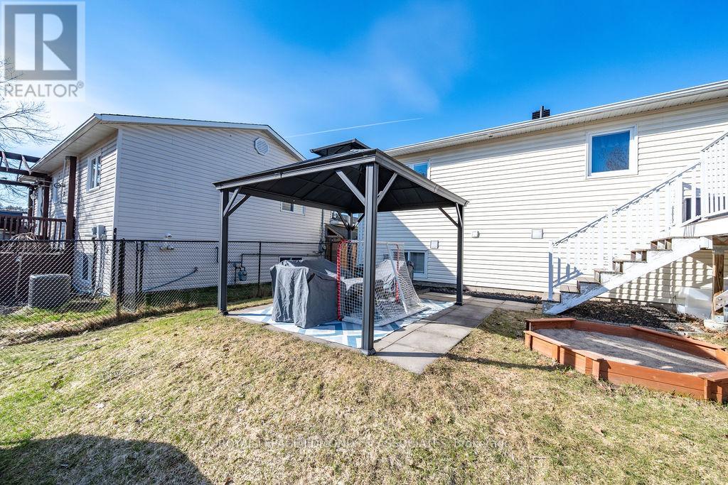 317 Julien Street, Pembroke, Ontario  K8A 3P6 - Photo 13 - X13023642