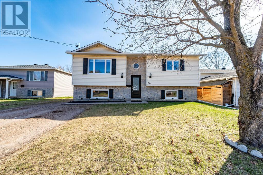 317 Julien Street, Pembroke, Ontario  K8A 3P6 - Photo 2 - X13023642