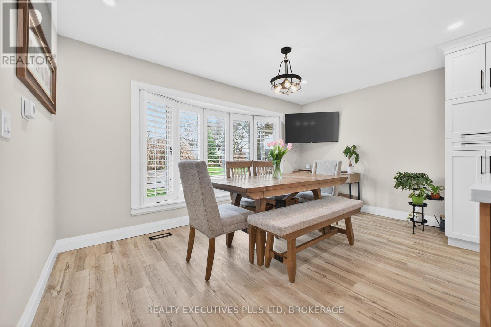 6410 Sherwood Road, Niagara Falls, Ontario  L2E 5M1 - Photo 3 - X13023658