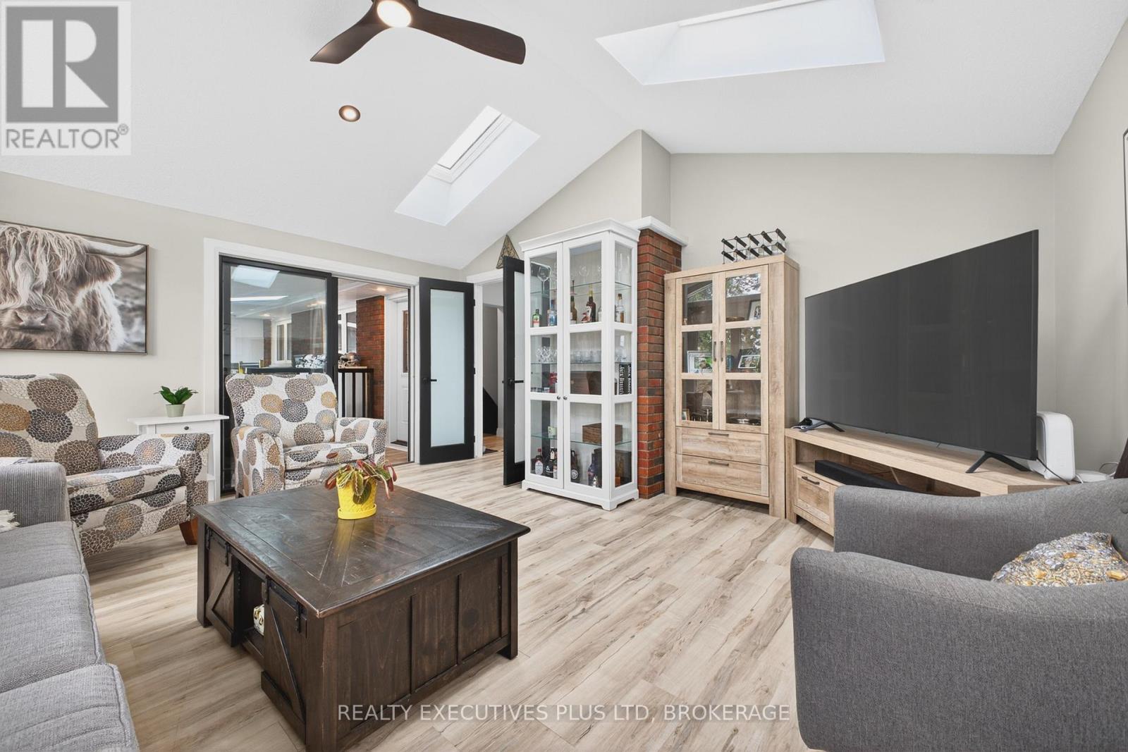 6410 Sherwood Road, Niagara Falls, Ontario  L2E 5M1 - Photo 9 - X13023658