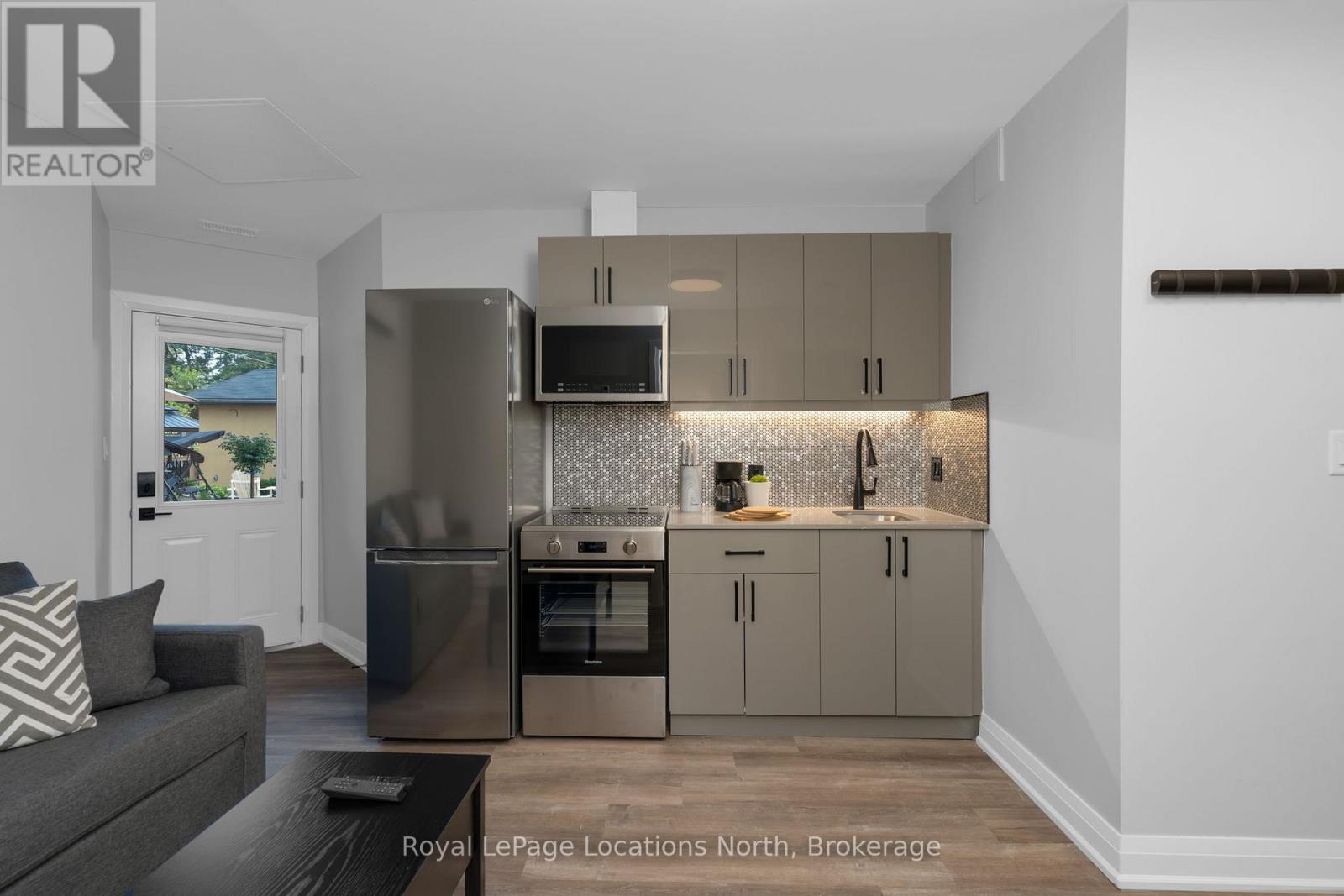 148 Mosley Street, Wasaga Beach, Ontario  L9Z 2K1 - Photo 16 - S13023692