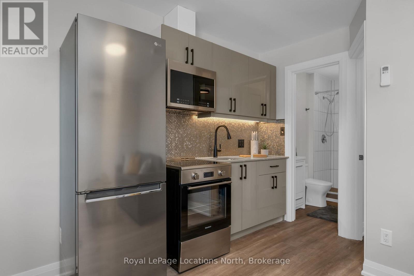 148 Mosley Street, Wasaga Beach, Ontario  L9Z 2K1 - Photo 5 - S13023692