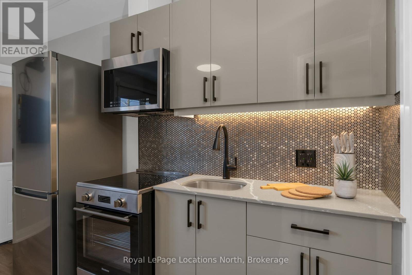 148 Mosley Street, Wasaga Beach, Ontario  L9Z 2K1 - Photo 6 - S13023692