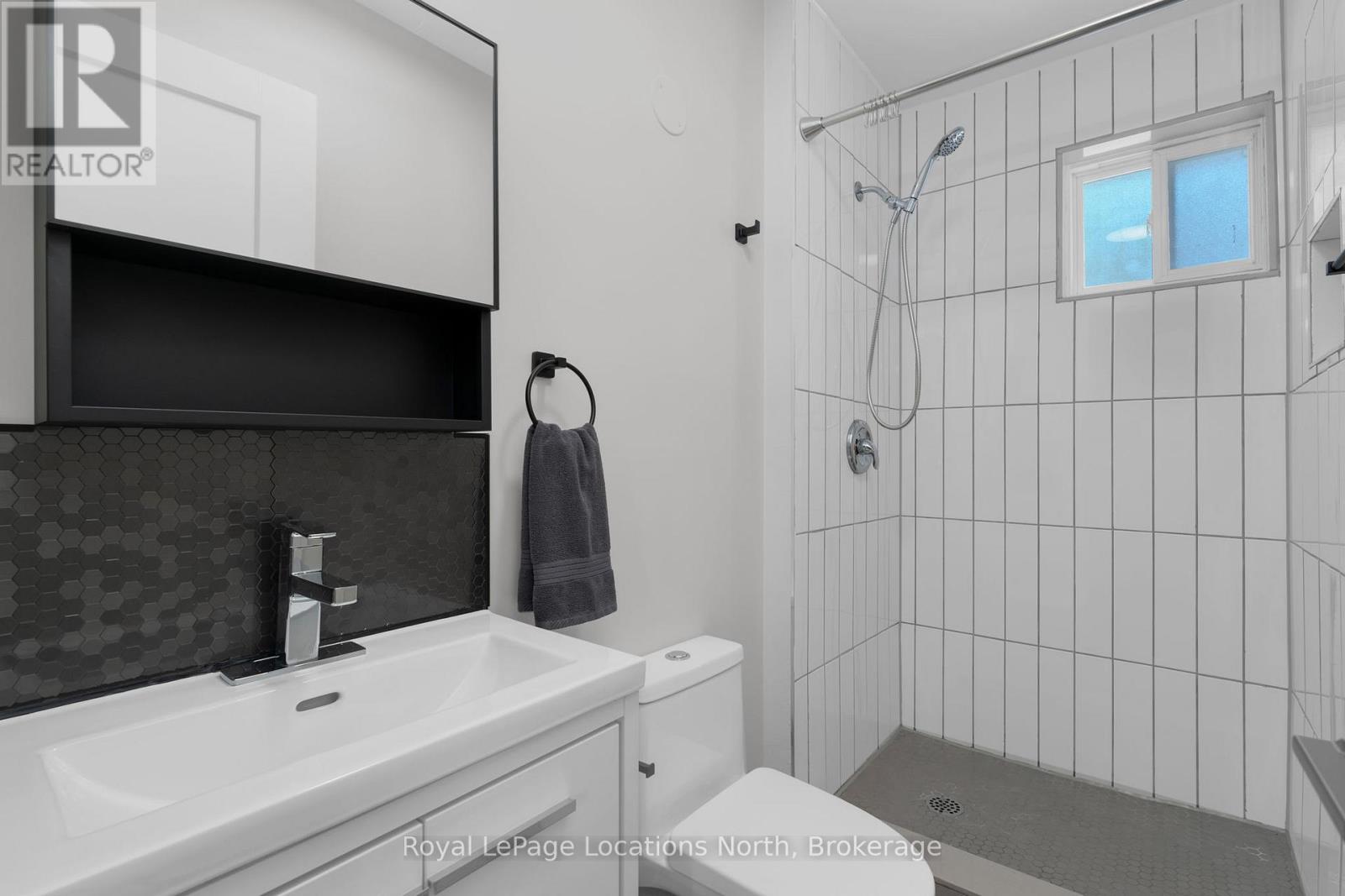 148 Mosley Street, Wasaga Beach, Ontario  L9Z 2K1 - Photo 8 - S13023692