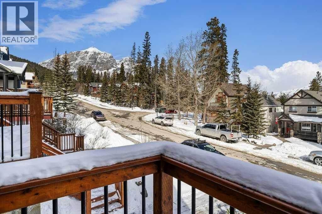 979 Wilson Way, Canmore, Alberta  T1W 2Y9 - Photo 3 - A2299675