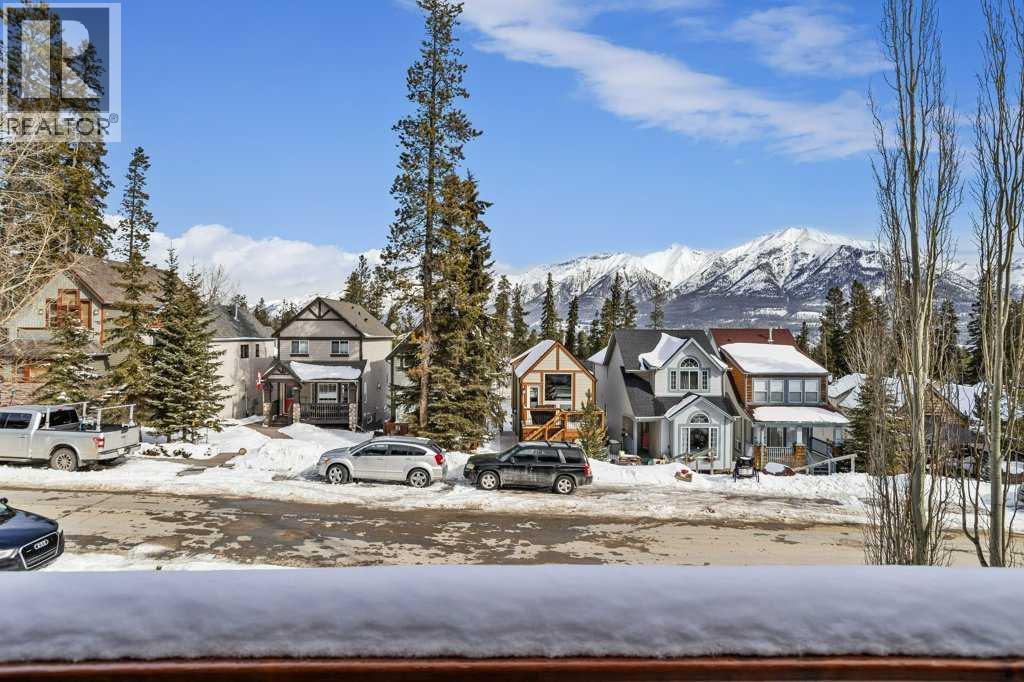979 Wilson Way, Canmore, Alberta  T1W 2Y9 - Photo 9 - A2299675