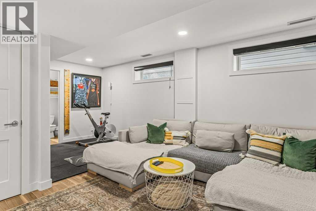 979 Wilson Way, Canmore, Alberta  T1W 2Y9 - Photo 33 - A2299675