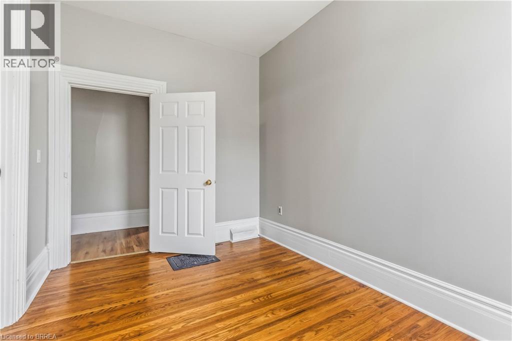 74 Pearl Street, Brantford, Ontario  N3T 3N7 - Photo 12 - 40820943