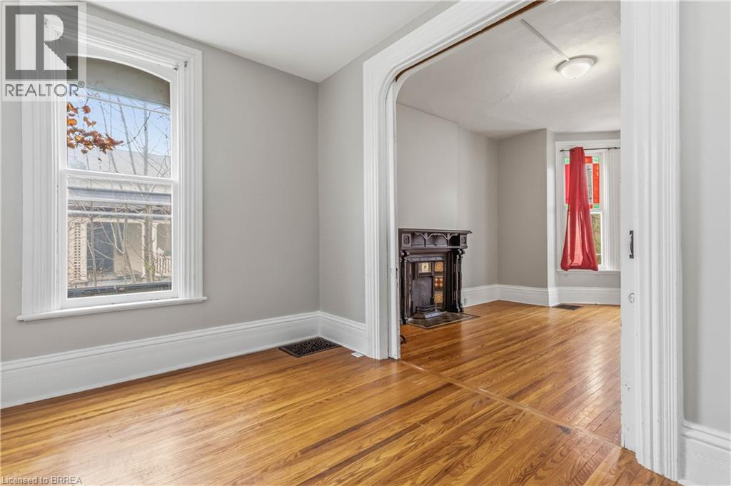 74 Pearl Street, Brantford, Ontario  N3T 3N7 - Photo 13 - 40820943