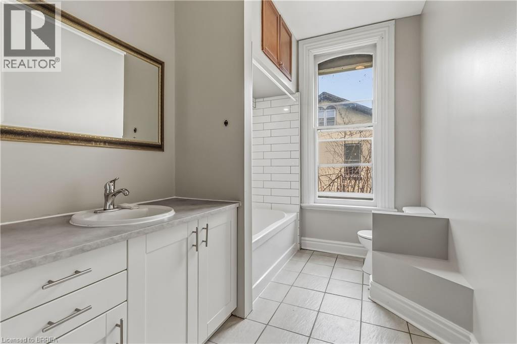 74 Pearl Street, Brantford, Ontario  N3T 3N7 - Photo 18 - 40820943