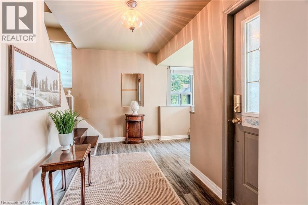 95 Paradise Road N, Hamilton, Ontario  L8S 3S9 - Photo 2 - 40771235