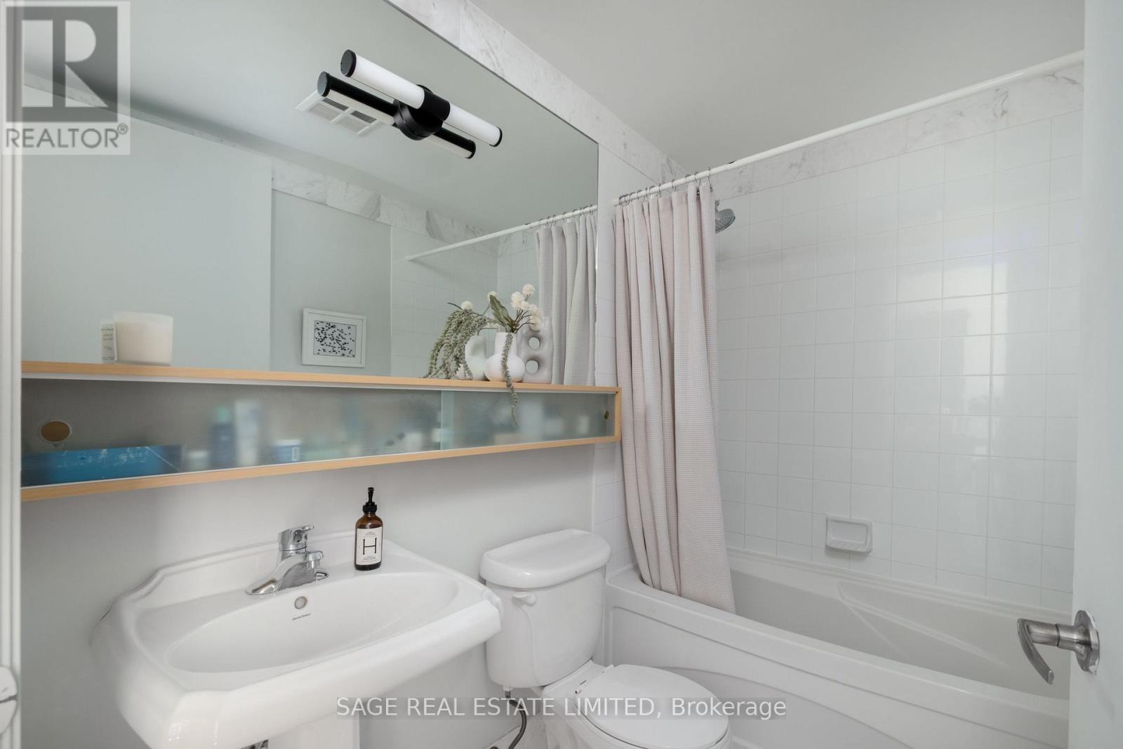 1713 - 85 Bloor Street E, Toronto, Ontario  M4W 3Y1 - Photo 15 - C13023688