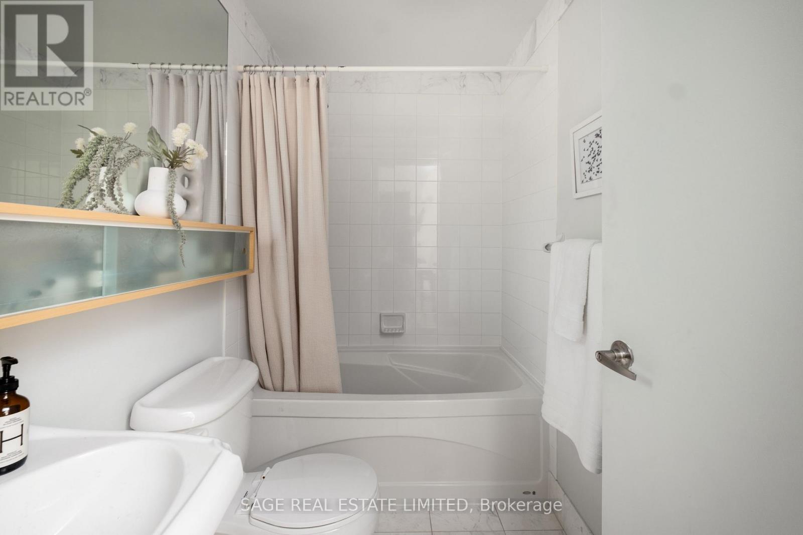 1713 - 85 Bloor Street E, Toronto, Ontario  M4W 3Y1 - Photo 16 - C13023688