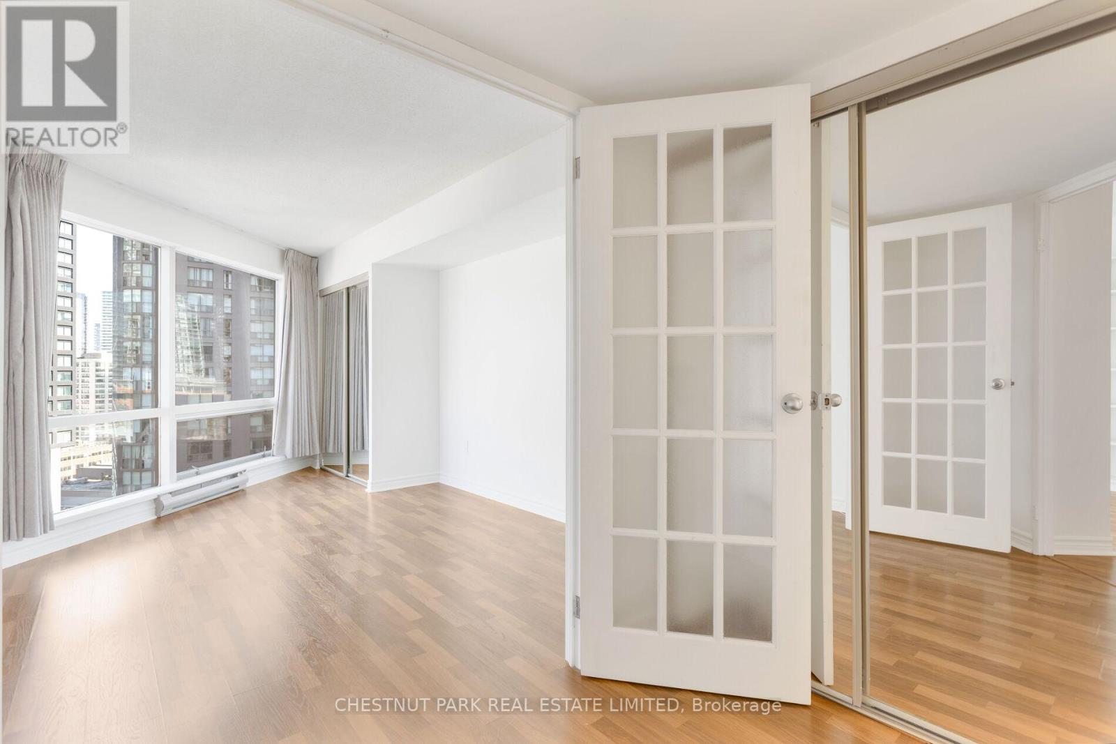 1408 - 1001 Bay Street, Toronto, Ontario  M5S 3A6 - Photo 14 - C13023706