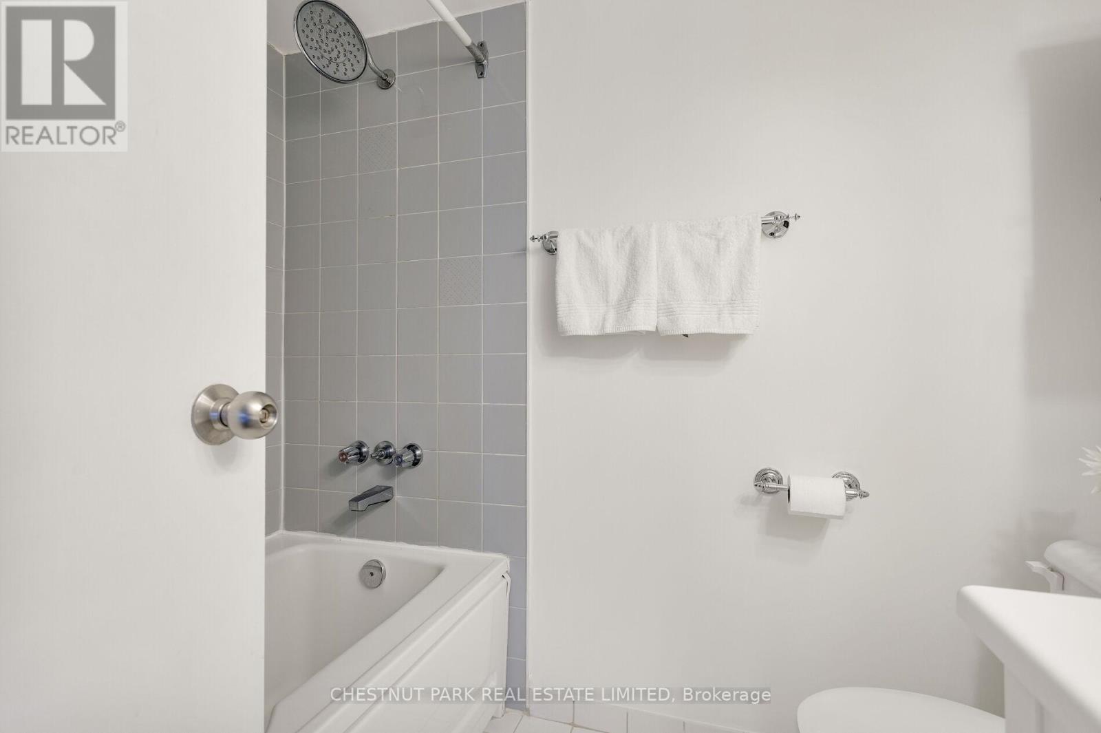 1408 - 1001 Bay Street, Toronto, Ontario  M5S 3A6 - Photo 16 - C13023706