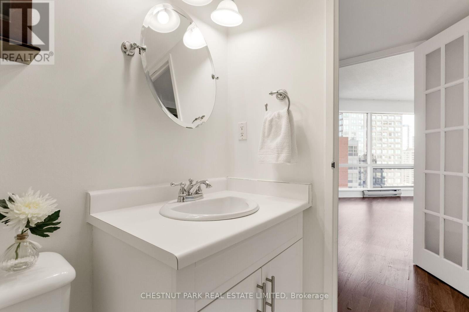 1408 - 1001 Bay Street, Toronto, Ontario  M5S 3A6 - Photo 17 - C13023706