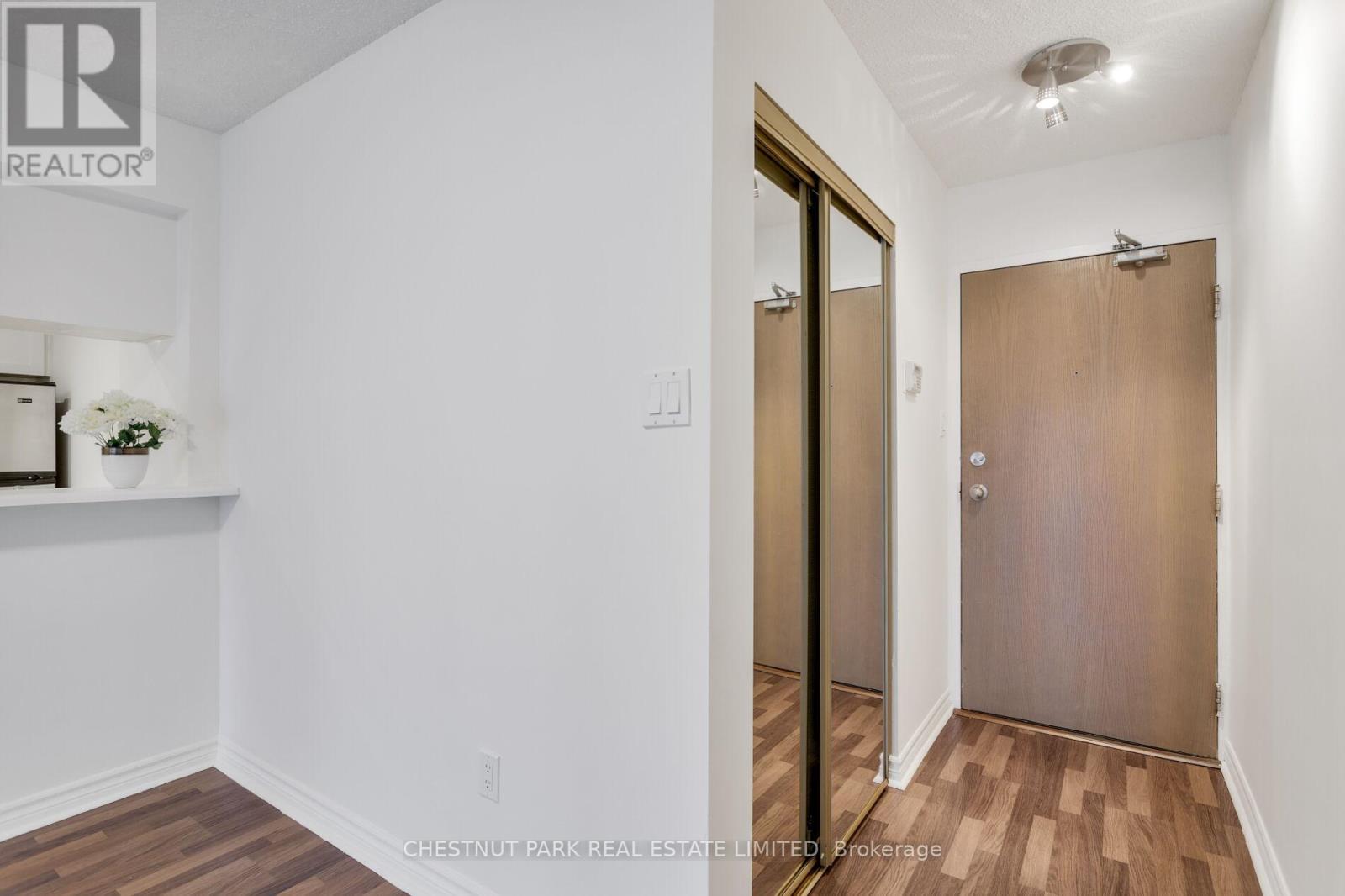 1408 - 1001 Bay Street, Toronto, Ontario  M5S 3A6 - Photo 4 - C13023706