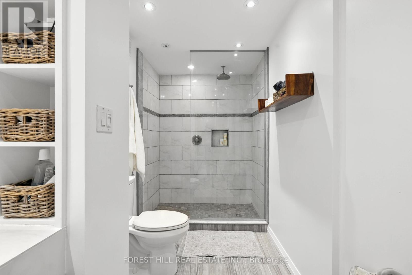 805 - 21 DALE AVENUE Toronto (Rosedale-Moore Park), ON M4W 1K3