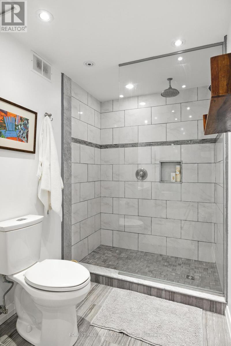 805 - 21 DALE AVENUE Toronto (Rosedale-Moore Park), ON M4W 1K3