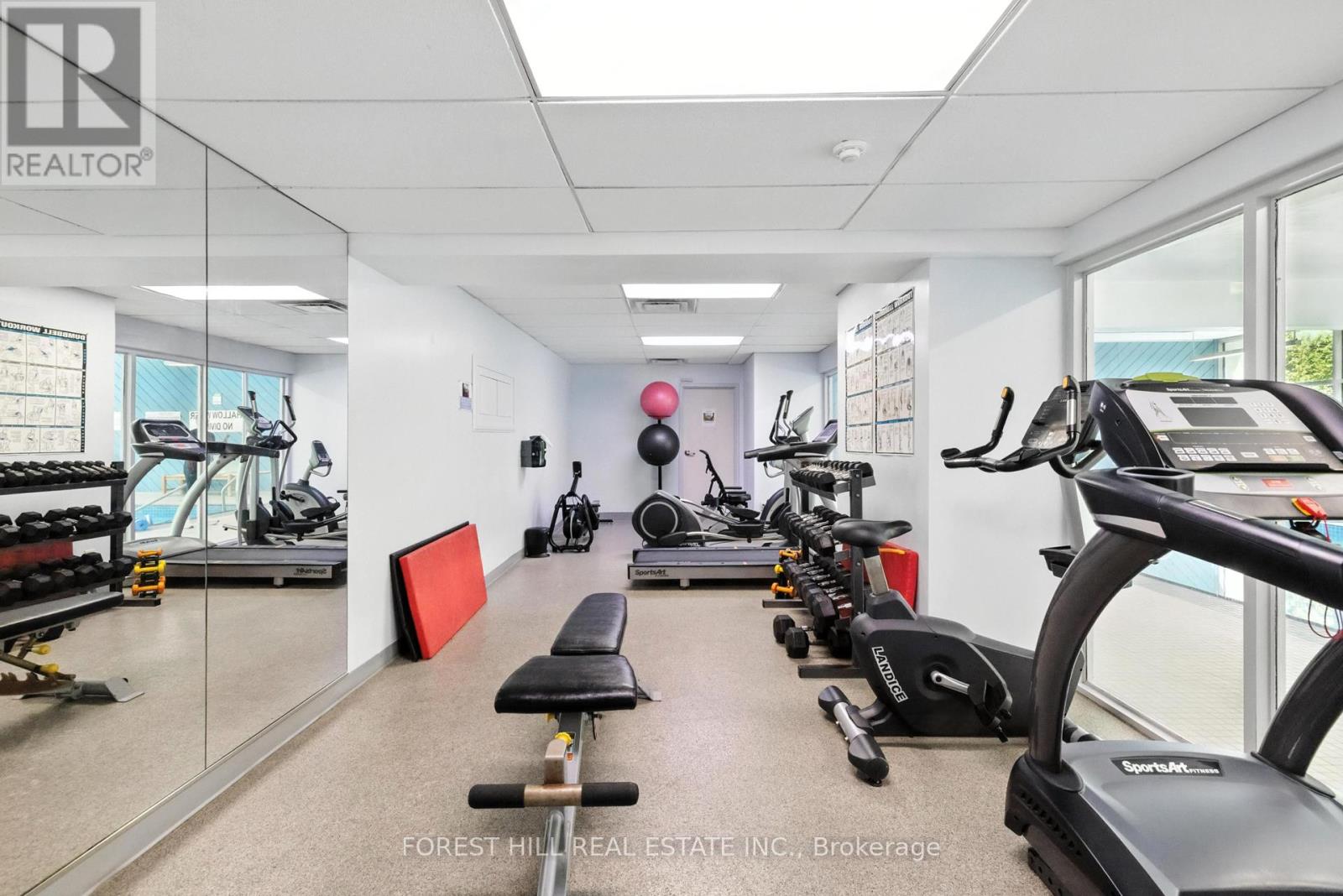 805 - 21 DALE AVENUE Toronto (Rosedale-Moore Park), ON M4W 1K3