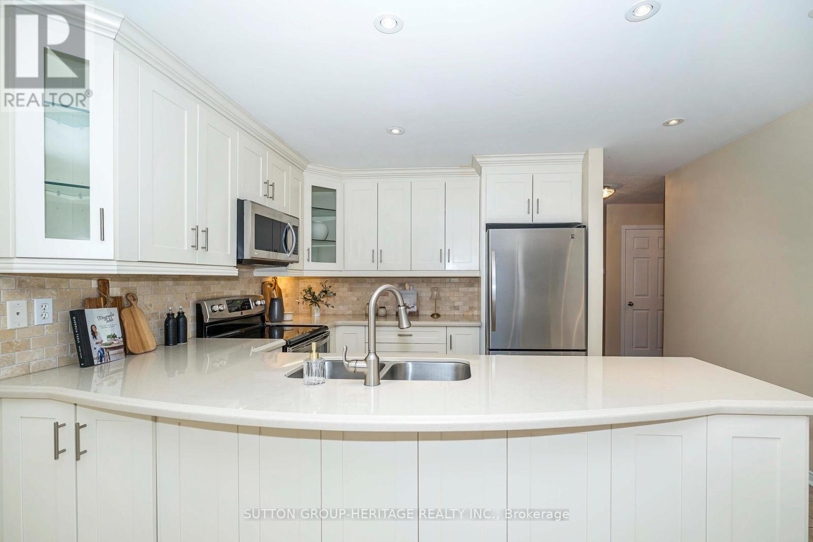 107 Mackey Drive, Whitby, Ontario  L1P 1R5 - Photo 9 - E13023664