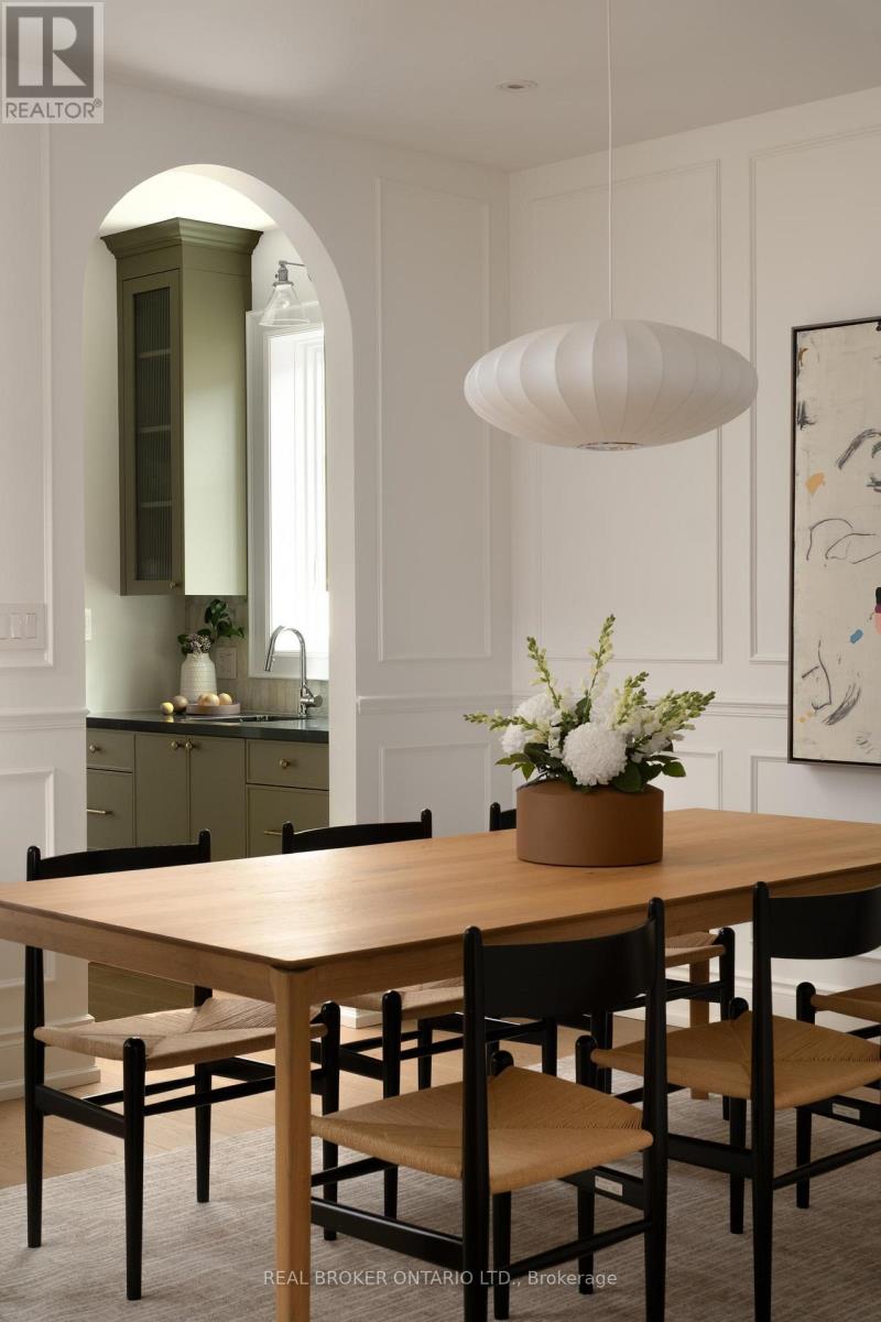 16 Glenshaw Crescent, Toronto, Ontario  M4B 2C9 - Photo 15 - E13023744