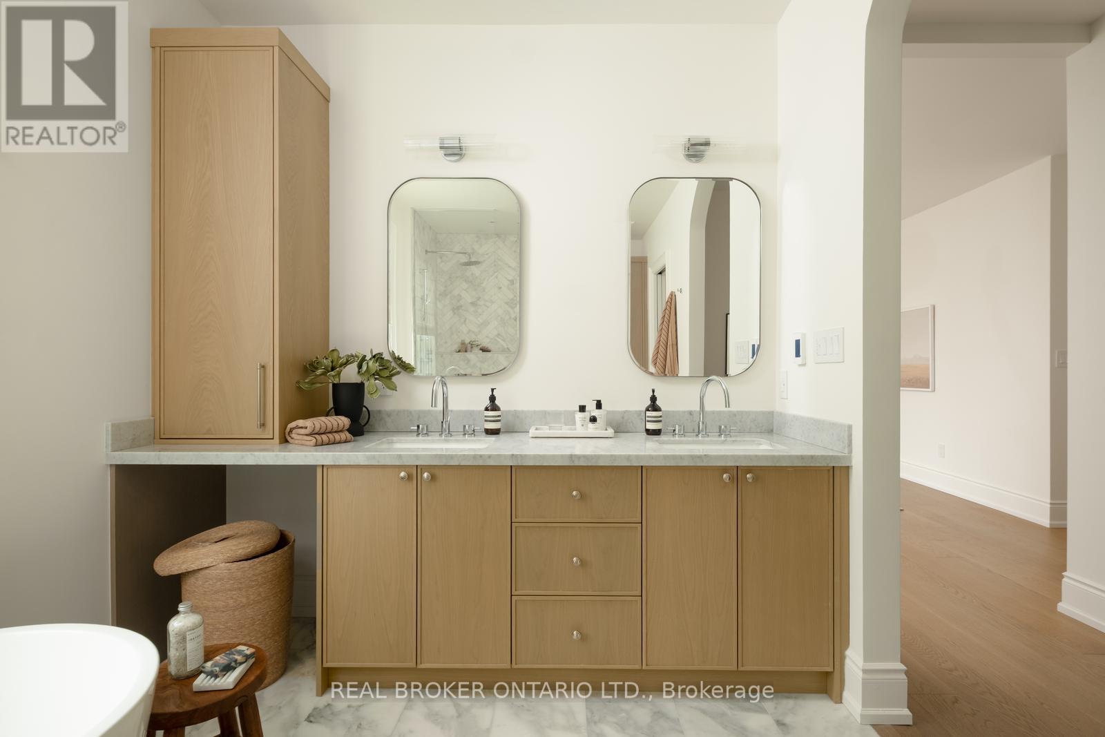 16 Glenshaw Crescent, Toronto, Ontario  M4B 2C9 - Photo 30 - E13023744