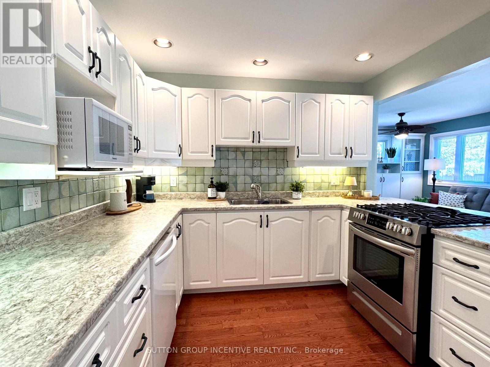 3 Melody Lane, Georgina, Ontario  L0E 1L0 - Photo 11 - N13023646