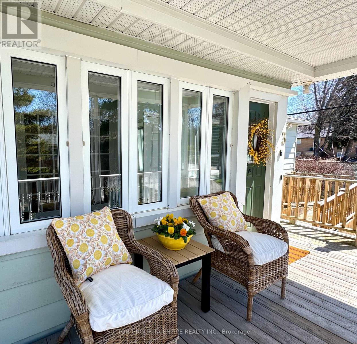 3 Melody Lane, Georgina, Ontario  L0E 1L0 - Photo 3 - N13023646