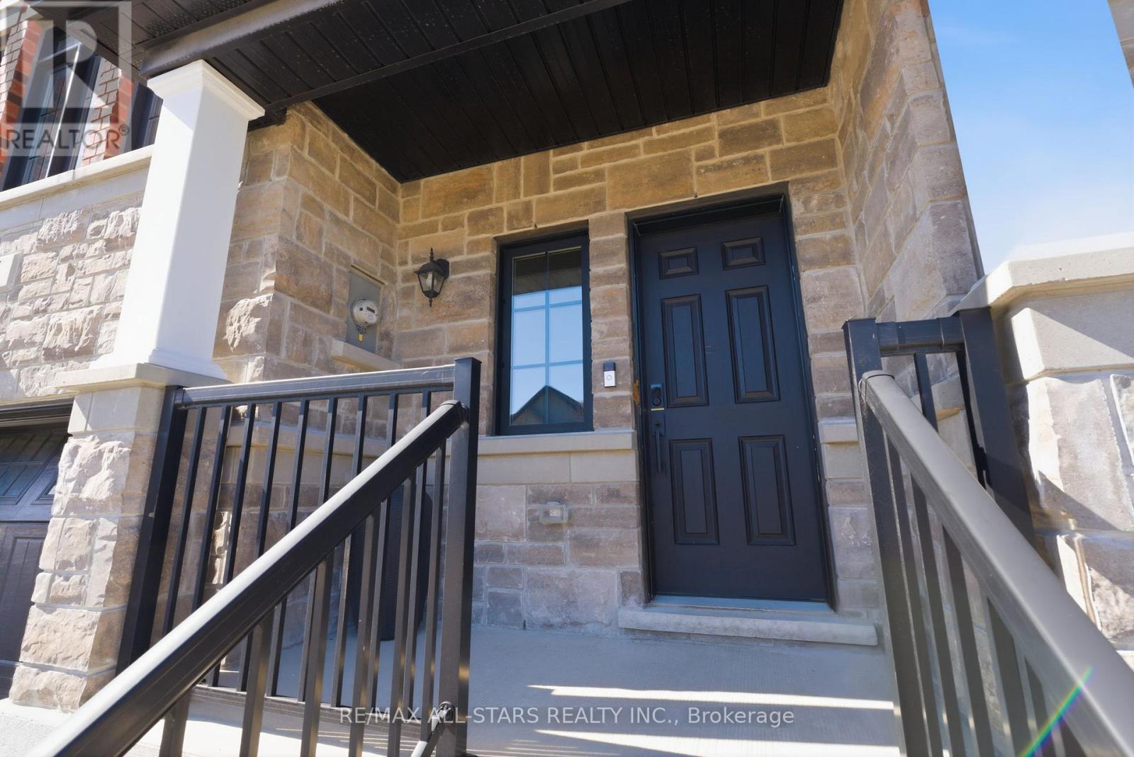 7 Gord Matthews Way, Uxbridge, Ontario  L9P 0E9 - Photo 2 - N13023654