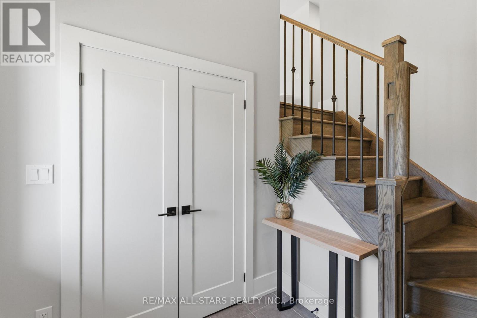 7 Gord Matthews Way, Uxbridge, Ontario  L9P 0E9 - Photo 3 - N13023654